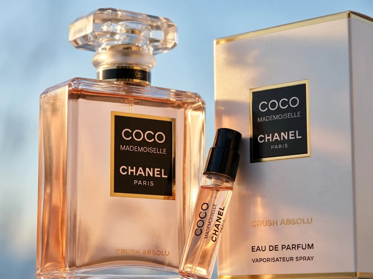 Discover CHANEL Coco Mademoiselle Crush Absolu with a FREE Sample, detailed packaging with warm, artistic lighting