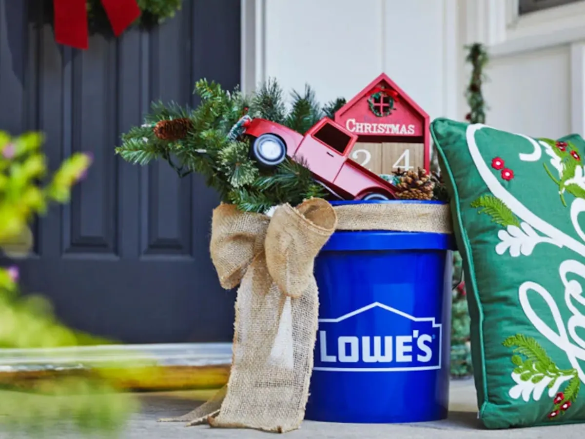 One-Day Deal! Free Lowe’s Gift Bucket This Black Friday — free sample: Lowe’s may bring back its FREE Holiday Gift Buckets for Black Friday! Last year’s were worth about $