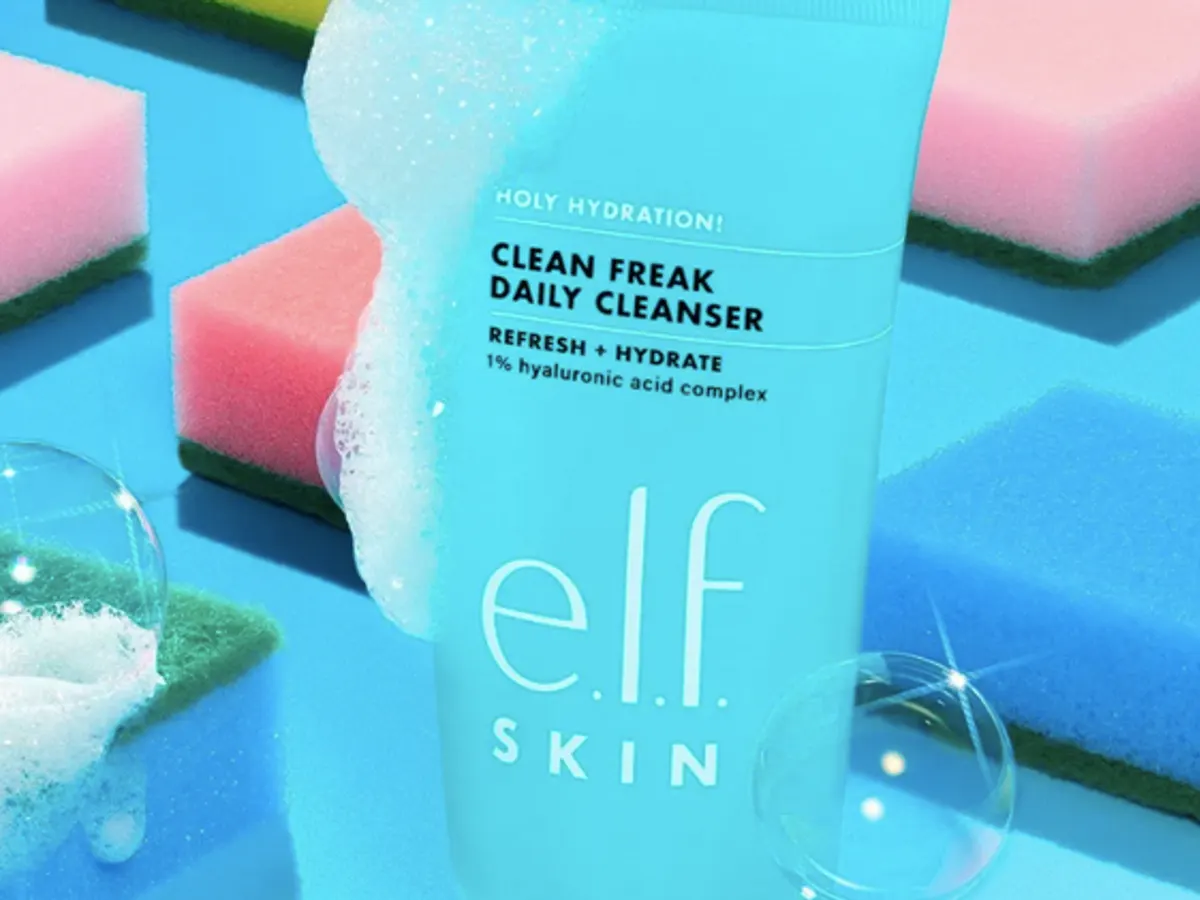 e.l.f. Holy Hydration Daily Cleanser