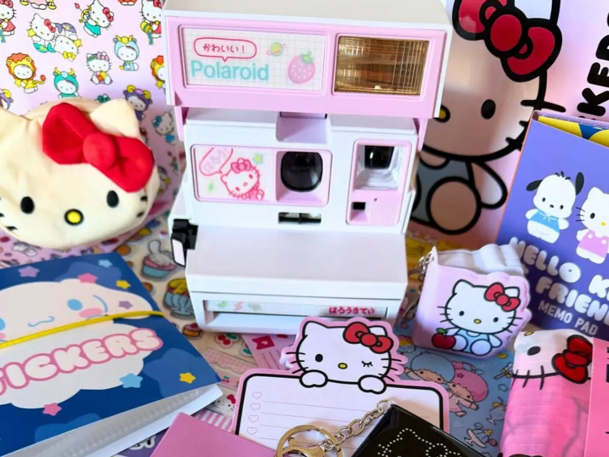 Hello Kitty Pipsticks Stickers