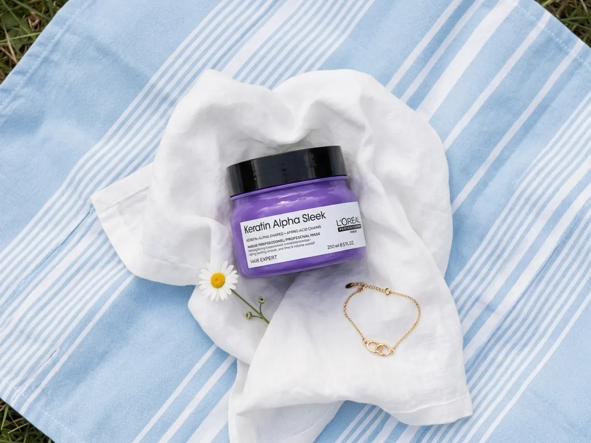 Grab a FREE L'Oréal Keratin Alpha Sleek Mask Sample