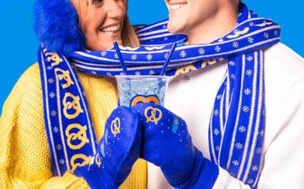 Stay Cozy: Free Scarf with Sparkleberry Smittens at Auntie Anne’s: free sample: Head over to Auntie Anne’s for a FREE Scarf with your Sparkleberry Smittens purchase! Auntie Anne’s 