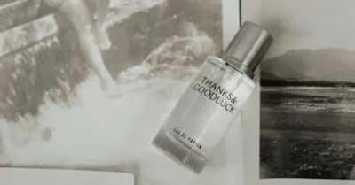 Complimentary Fragrance from Justin Alexander Studio