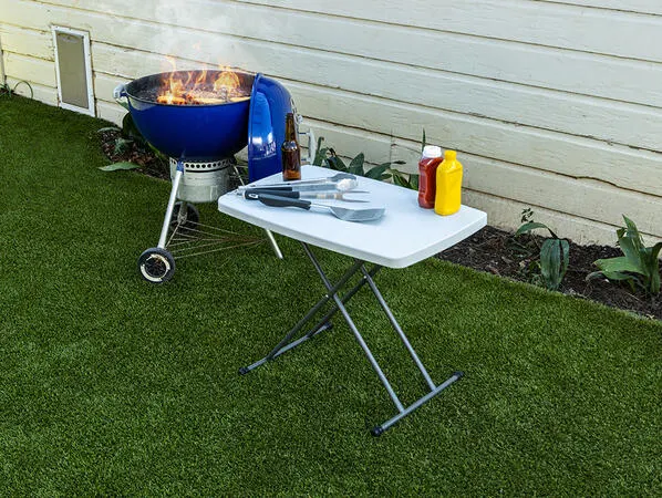Iceberg IndestrucTable Tryabox: free sample: Join the IndestrucTable gang and get an amazing table that adjusts to all your outdoor needs. if you