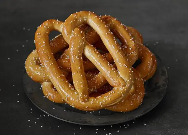 Pretzel for Free at Pretzelmaker: free sample: Thinking of these freshly baked mouthwatering pretzels? Join the Pretzelmaker eClub and you can get 